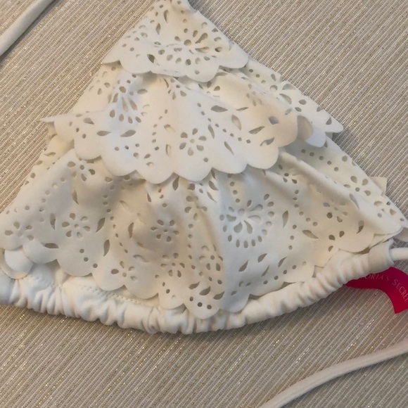 Victoria’s Secret swim top. - Picture 3 of 5